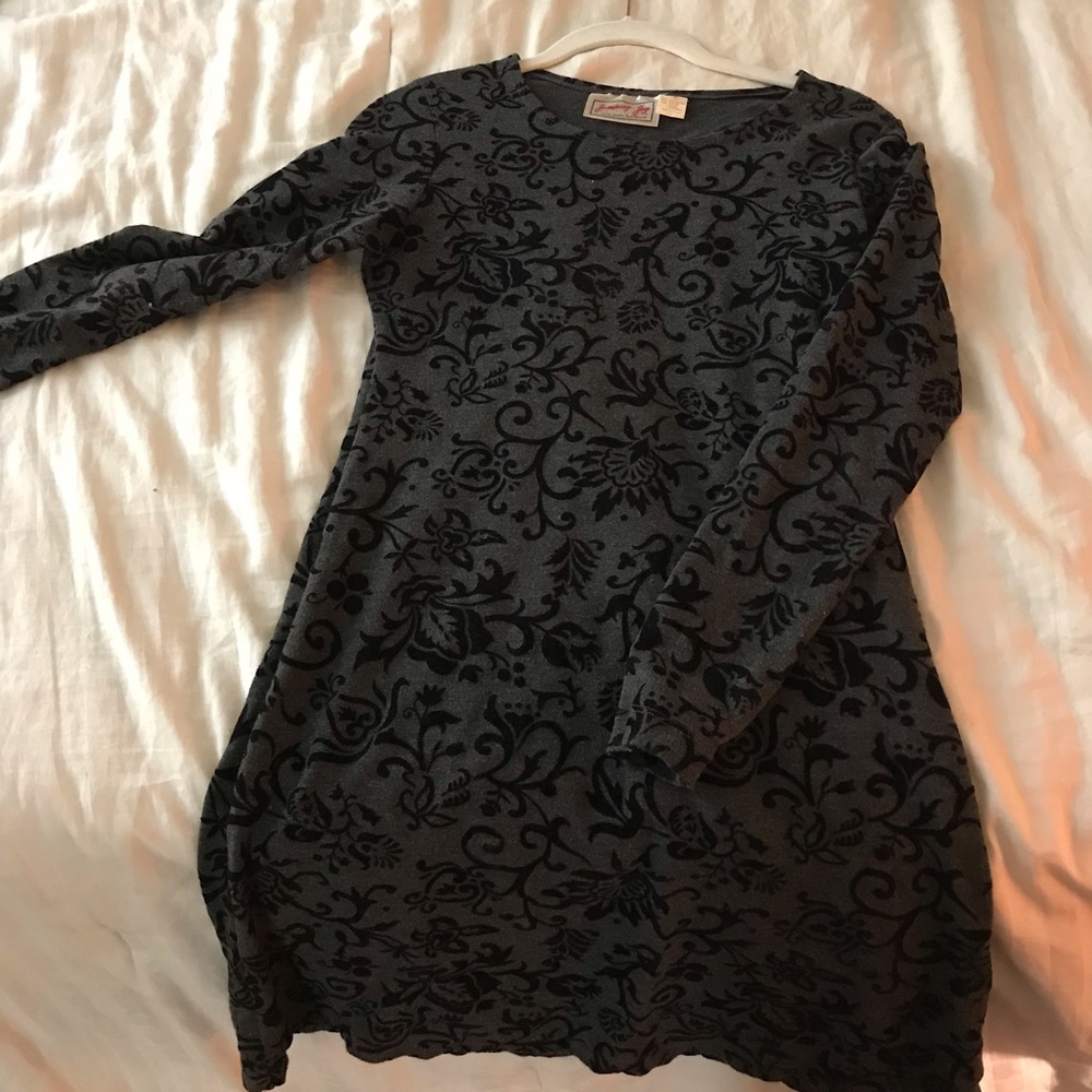 Beautiful gray dress with velvet flowers.